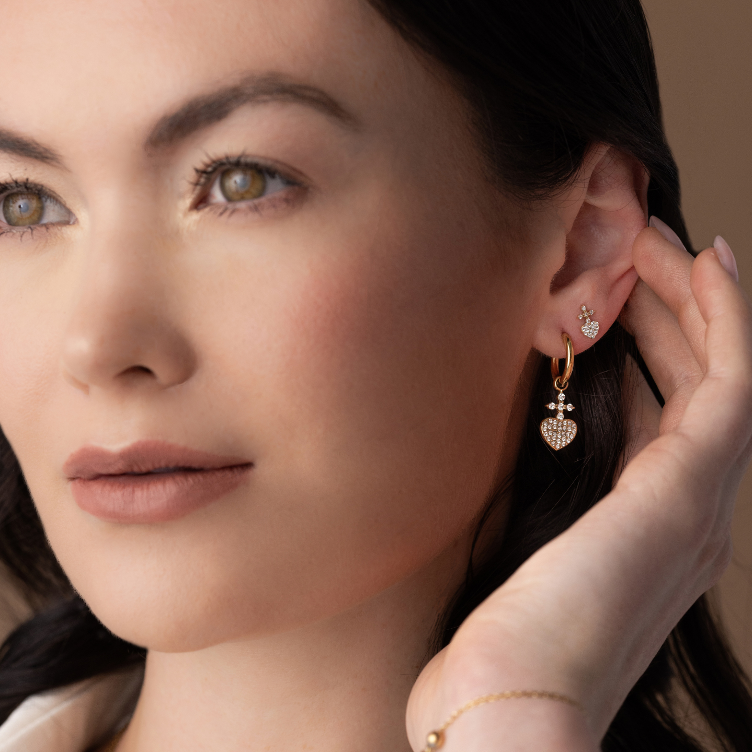 IBEJT-066 CROSS-HEART HOOPS