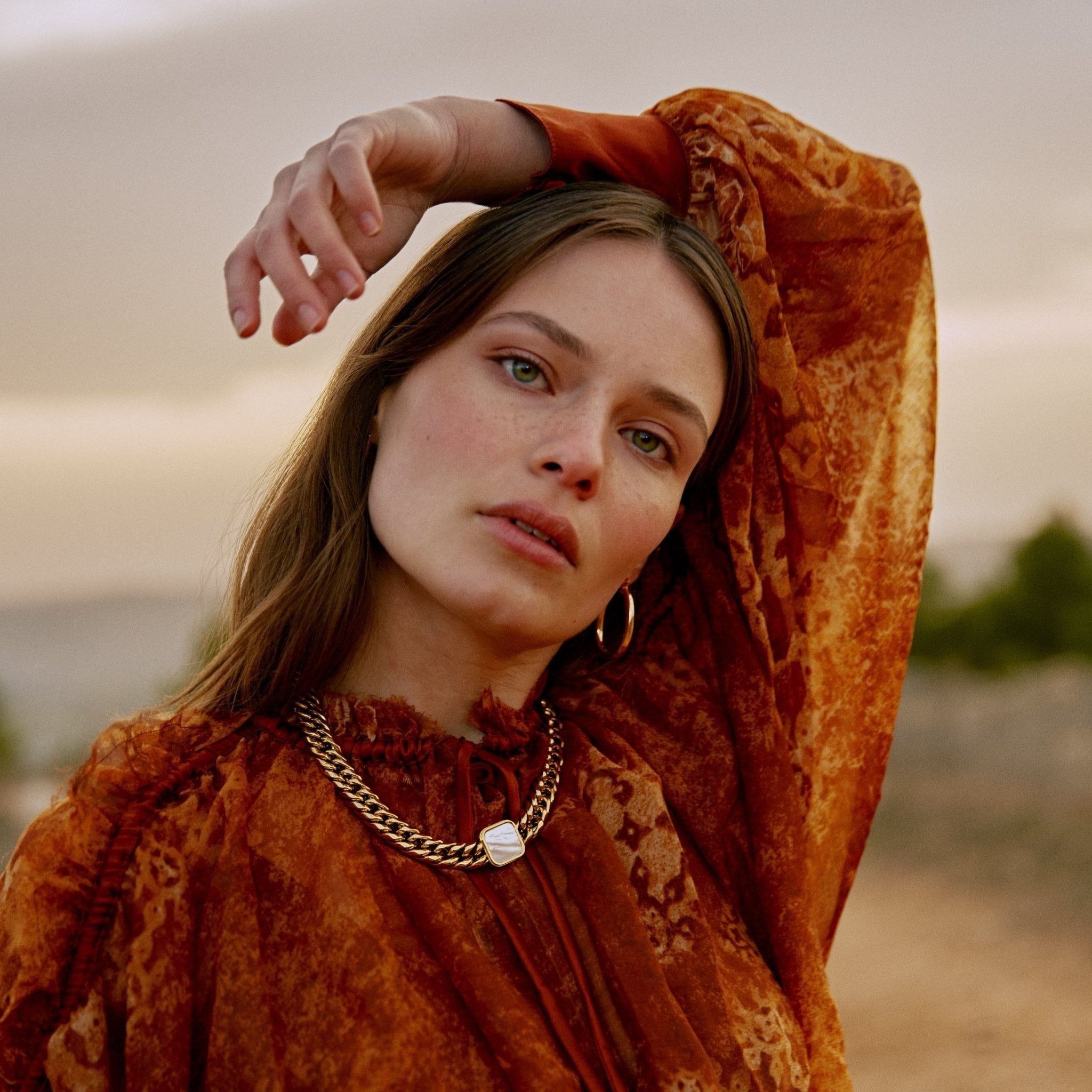 'POLAR' Chunky Chain Necklace with Mother Pearl - Ibiza Passion